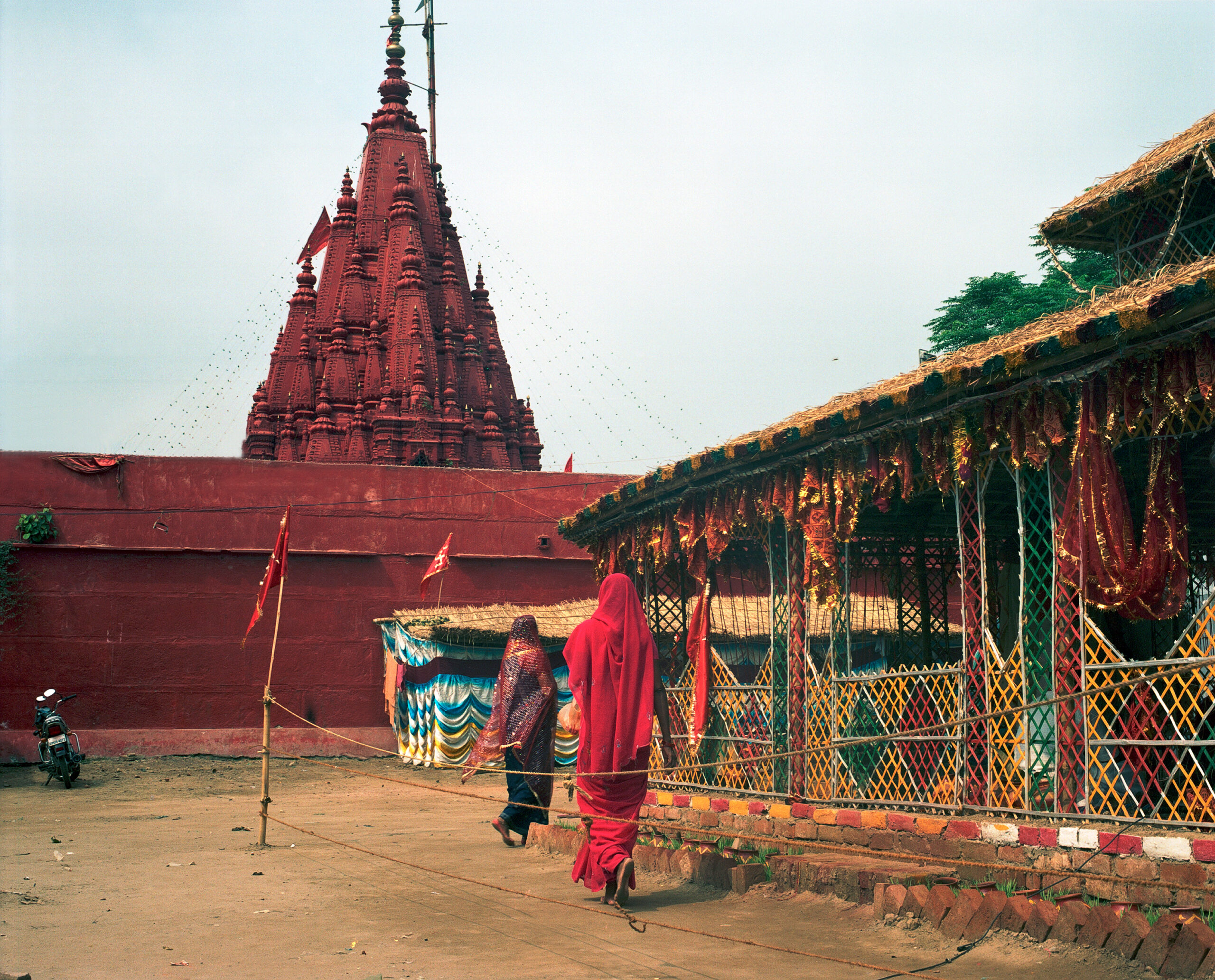 Highlight einer Fotoreise in Indien: Varanasi: Hinduistischer Tempel in der Altstadt von Varanasi- der heiligen Stadt am Ganges